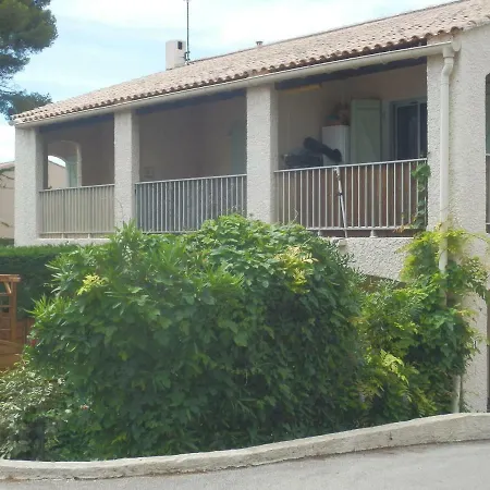 Bacchus Rou Apartman *